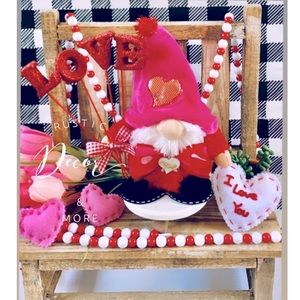 Valentine’s Day Sweetheart Gnome